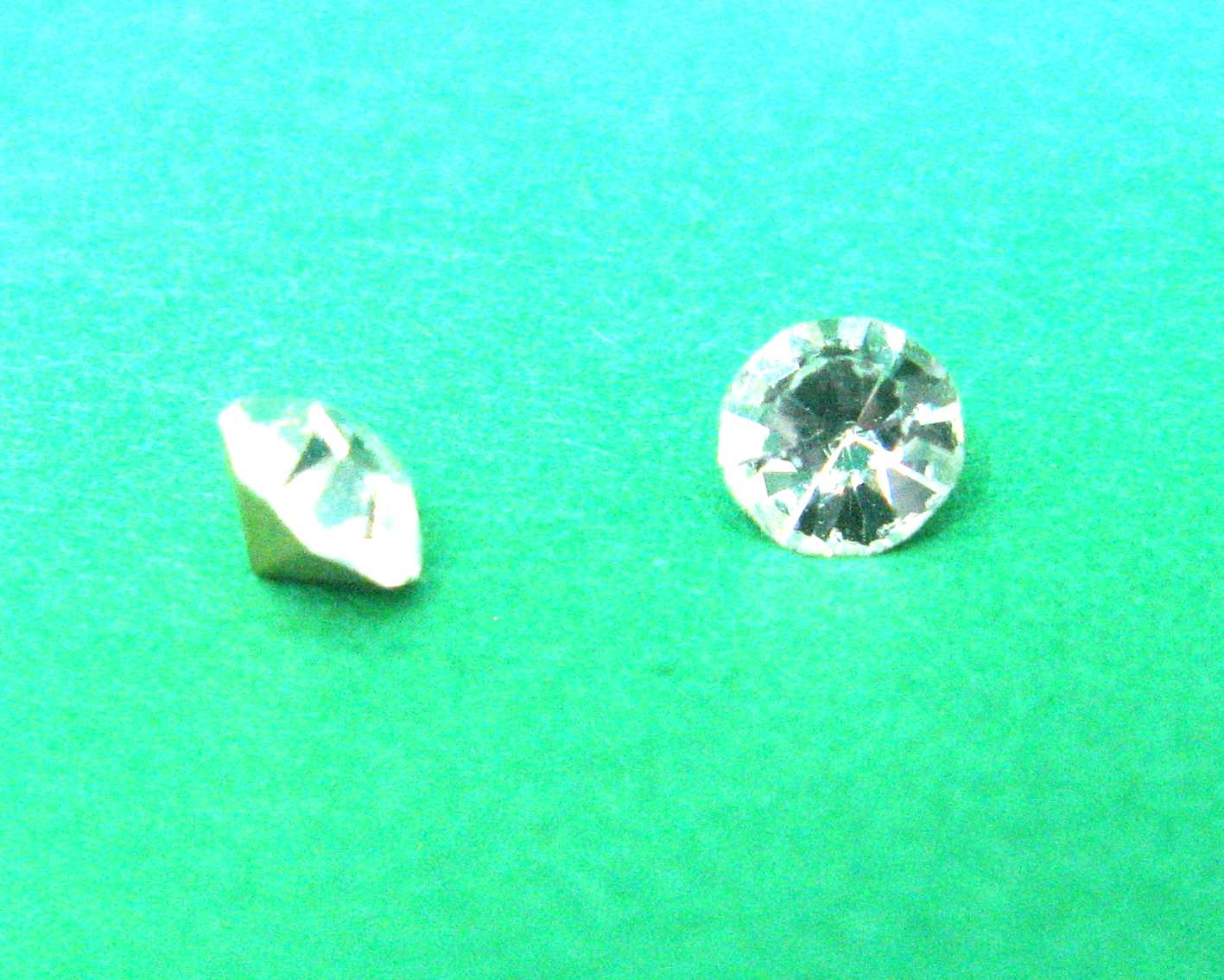 Strass cristal tcheco P - 3x2 mm - Embalagem 10 peças